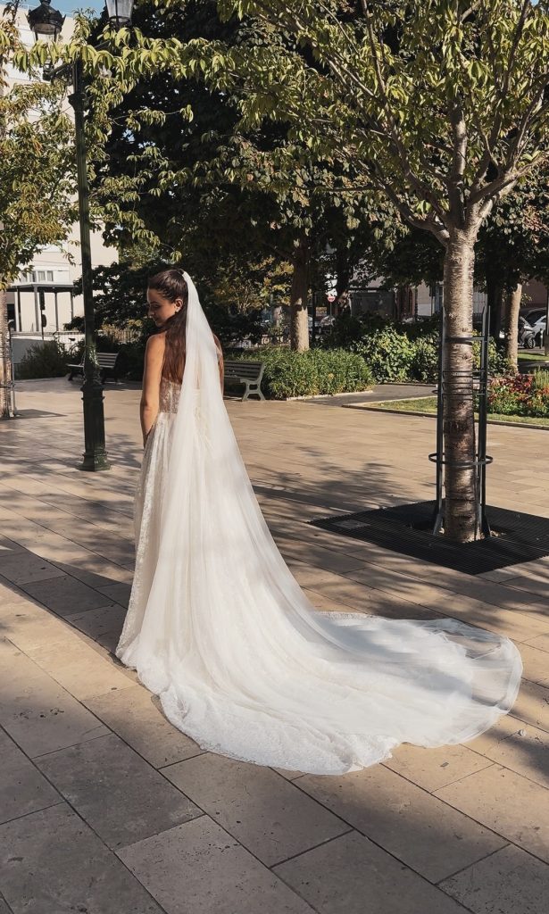 Robe de mariée dentelle perlée Paris